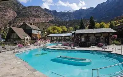 A First-Time Visitor’s Guide to Staying at Twin Peaks Lodge